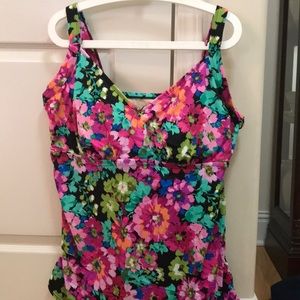 Azul floral swim top size 24W